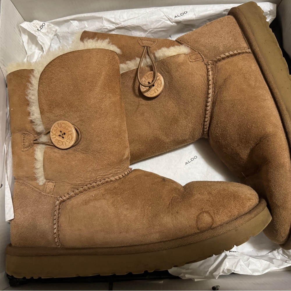 UGG Women's Chestnut Shearling Boots